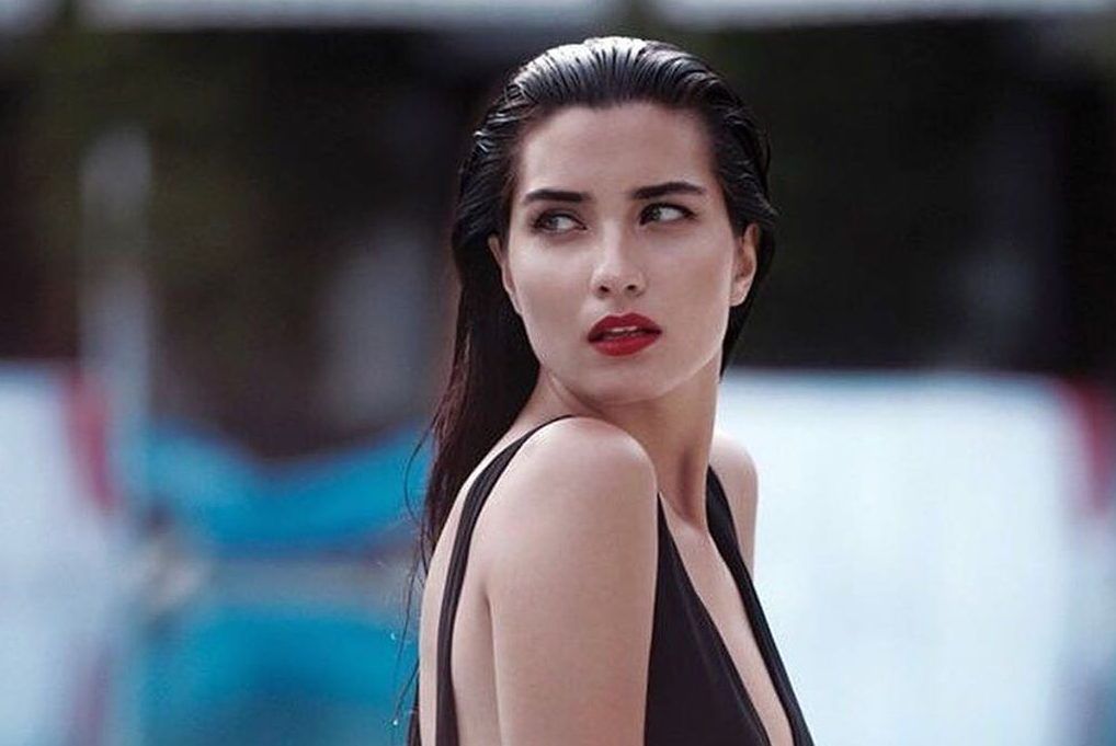 tuba büyüküstün series on netflix