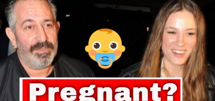 Cem Yilmaz and Serenay Sarikaya
