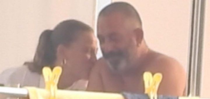 Cem Yilmaz and Serenay Sarikaya