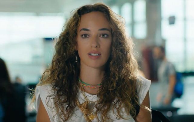 Films Et Séries Tv Avec Seda Bakan Seda Bakan reveals why she left The Miraculous Doctor series | Turkish