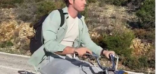 Story of the submarine / Bir Denizaltı Hikâyesi