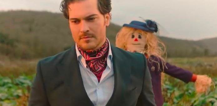 Fancy Scarecrow / Süslü Korkuluk